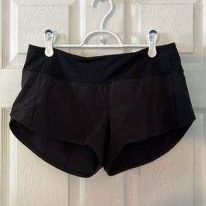 Lululemon • Women’s Shorts • Like New • Size 6 • Black